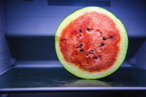 吃瓜是指,网络时代的围观文化现象